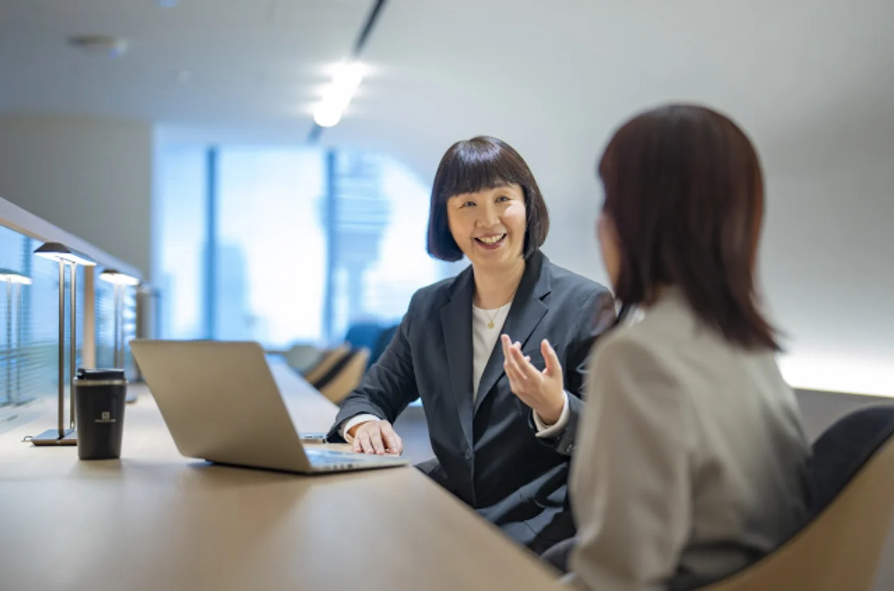 Employees chatting