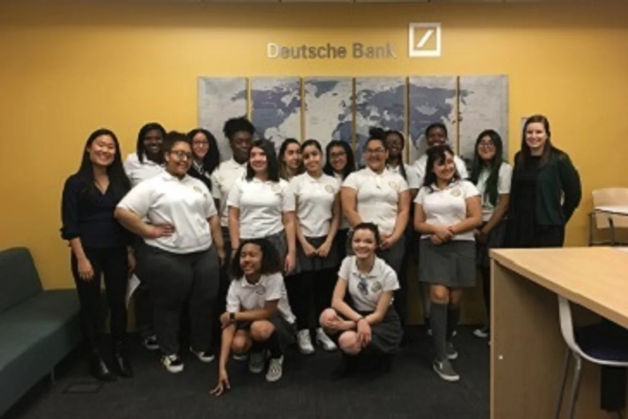 Students learn about Deutsche Banks global footprint