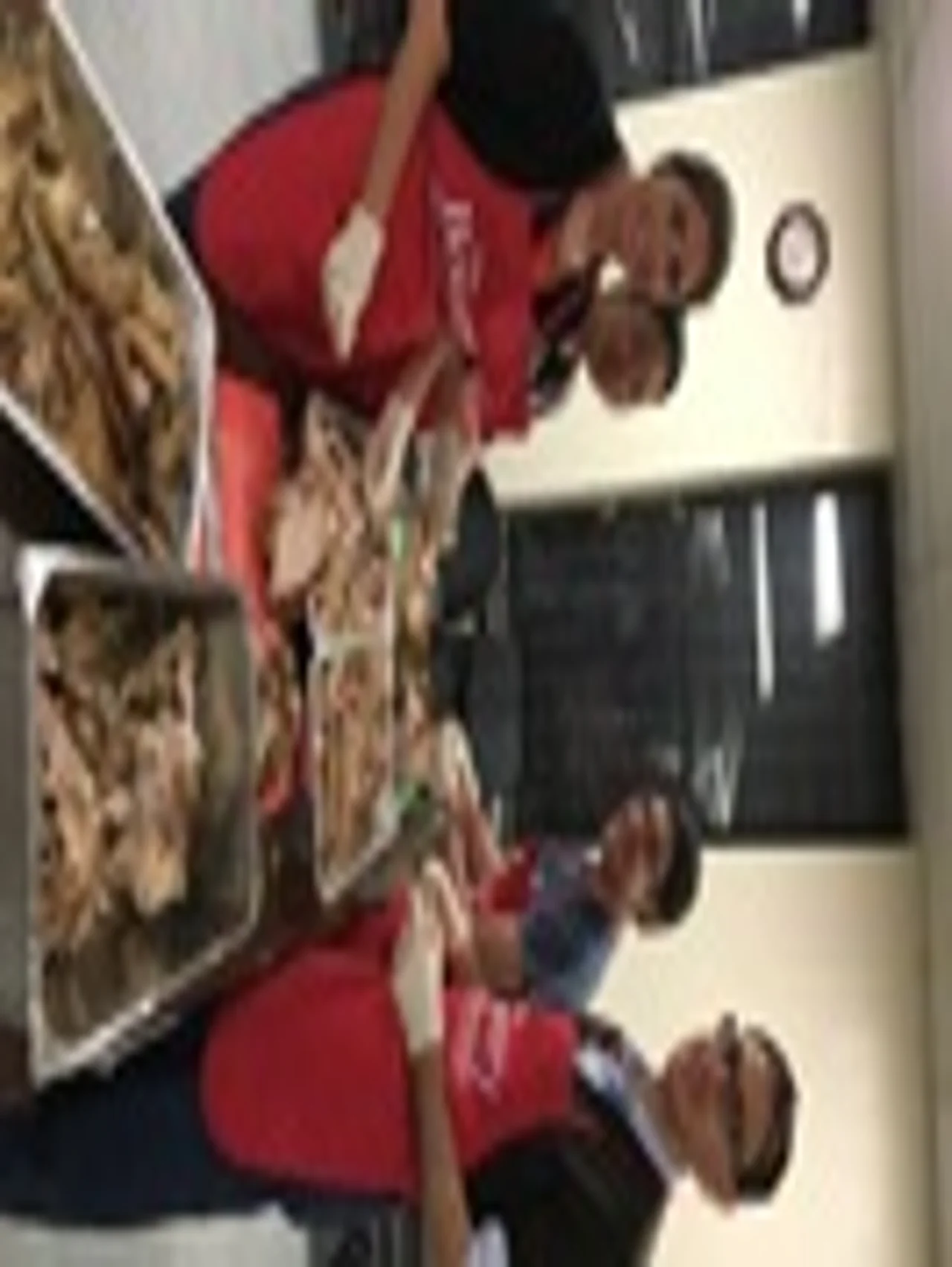 Americas Debt colleagues donated Thanksgiving meals to over 2,400 food-insecure families across the city.